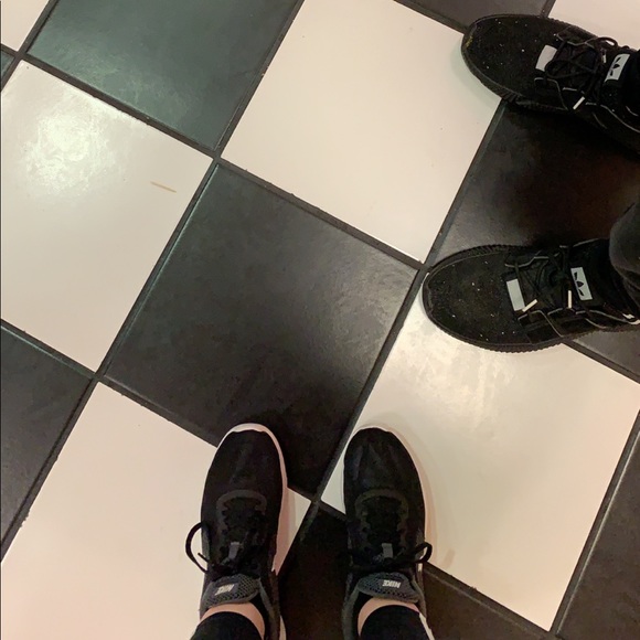 Meet your Posher, Madison - Picture 1 of 1